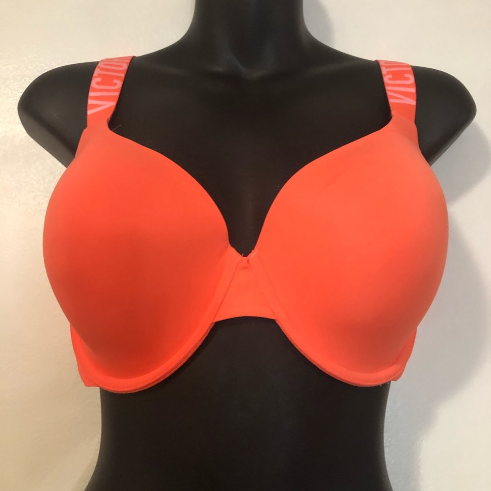 Victoria’s Secret lightly lined bra